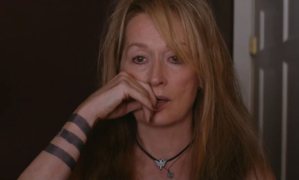 Meryl_Streep_rocks_out_with_her_real_life_daughter_in_first_trailer_for_Ricki_and_The_Flash